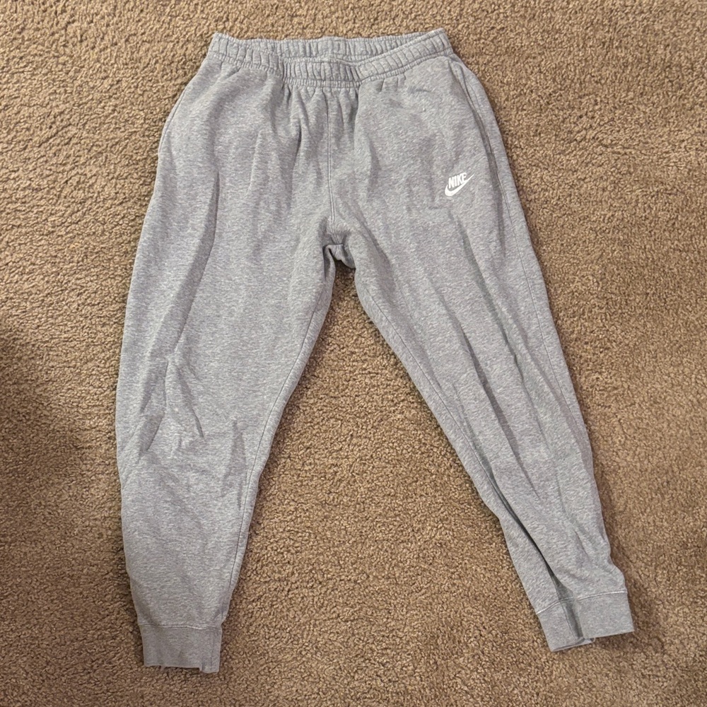 Nike Men's Heather Gray Joggers